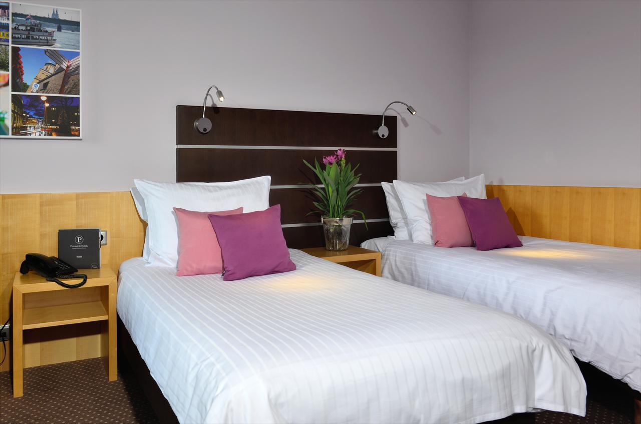 Hotel Uhu Garni Cologne Exterior photo